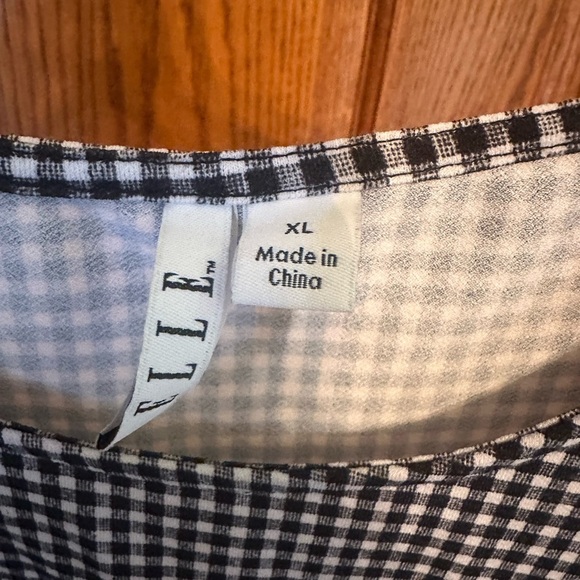 Black and White Gingham Sleeveless Top - Picture 3 of 6